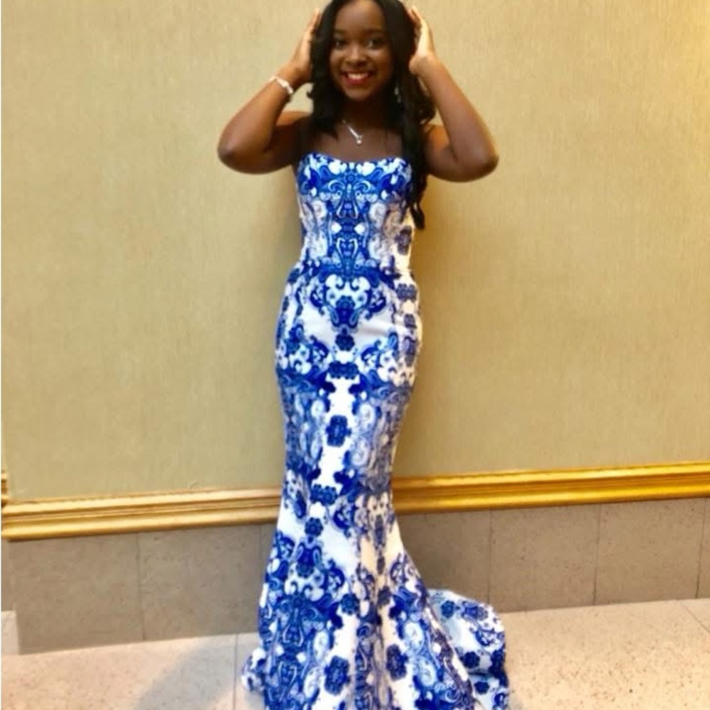 Blue and White Paisley Print Women’s A-Line Dress - Picture 5 of 5